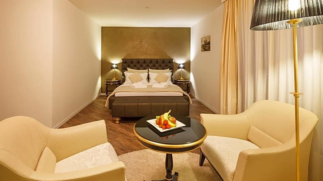 Business Hotel First