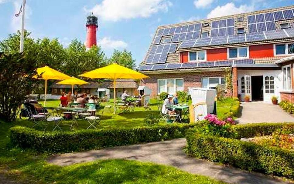 Hotel Landhaus Leuchtfeuer Nordseeinsel Pellworm ab 102 €. Hotels in  Pellworm - KAYAK