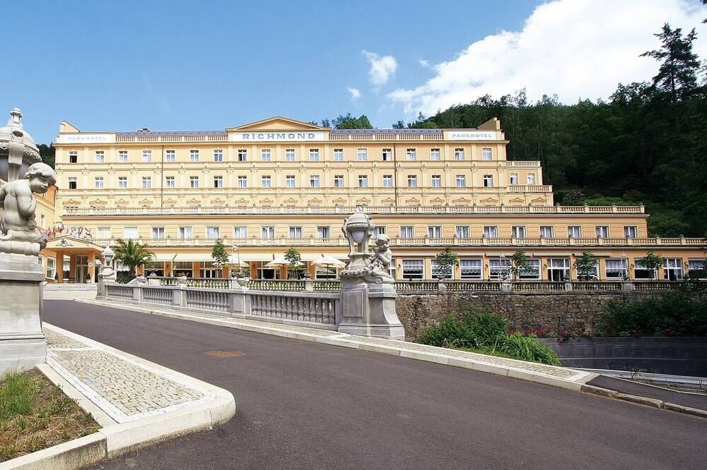 Gebäude