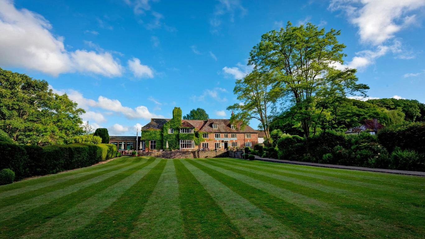 Deans Place Hotel