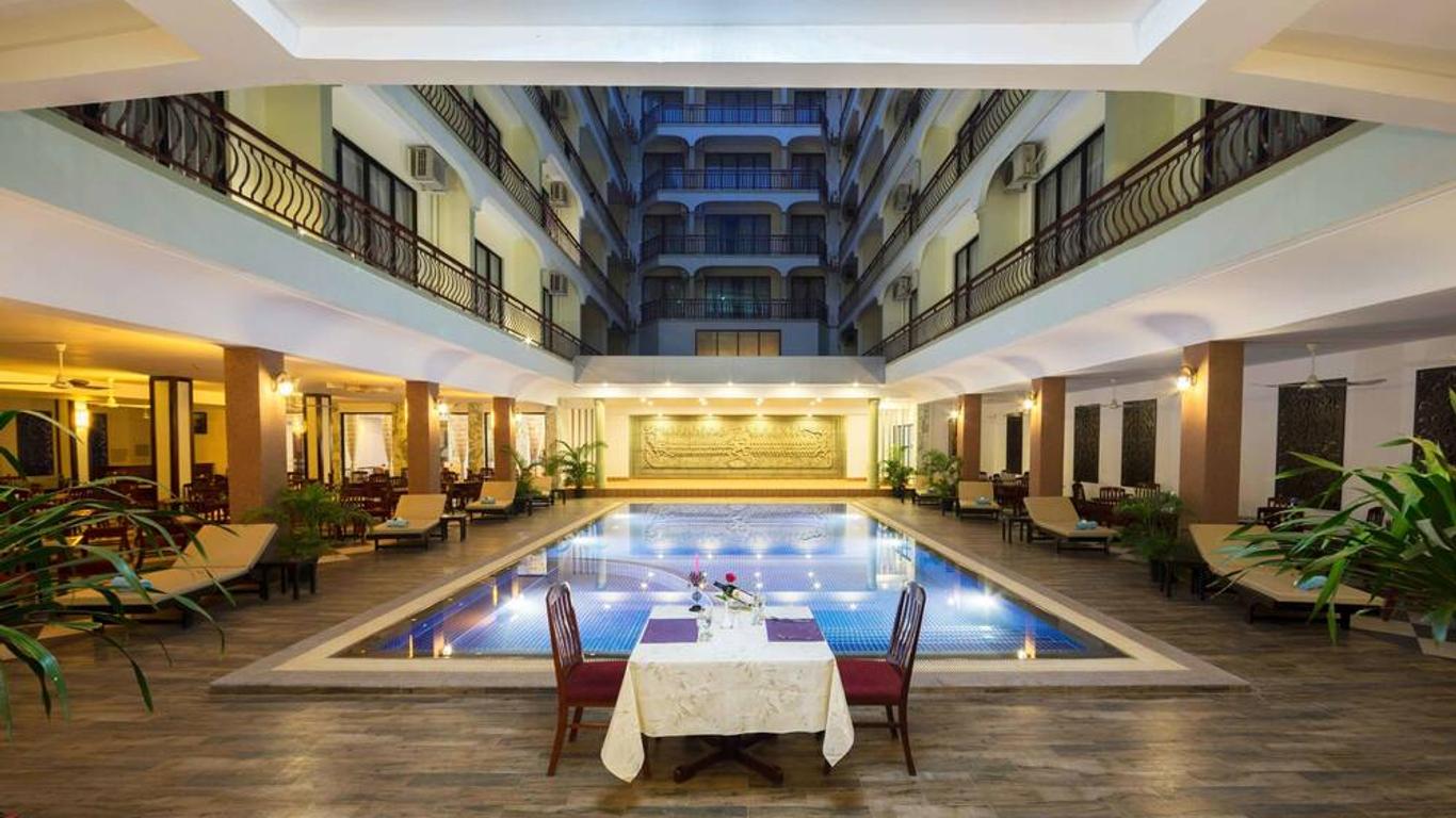 Smiling Hotel