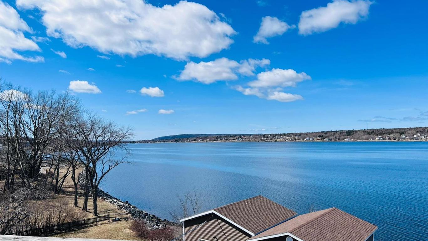 Harbourview Inn and Suites