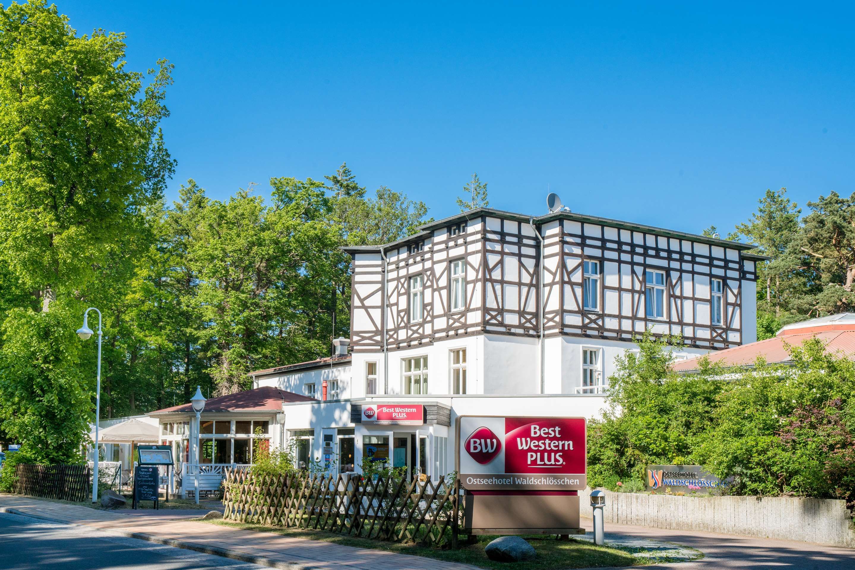 Gebäude