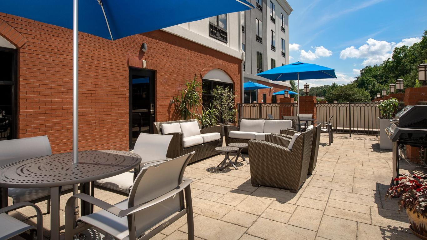 Holiday Inn Express & Suites Knoxville-Clinton, an IHG Hotel