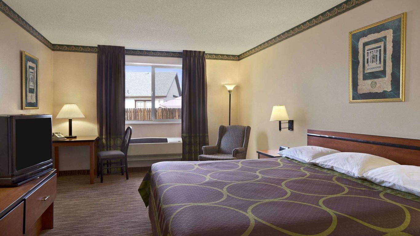 Super 8 by Wyndham Colorado Springs Airport
