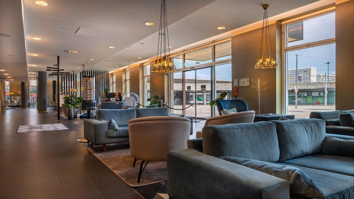 Holiday Inn - the niu, Ridge Halle Central Station