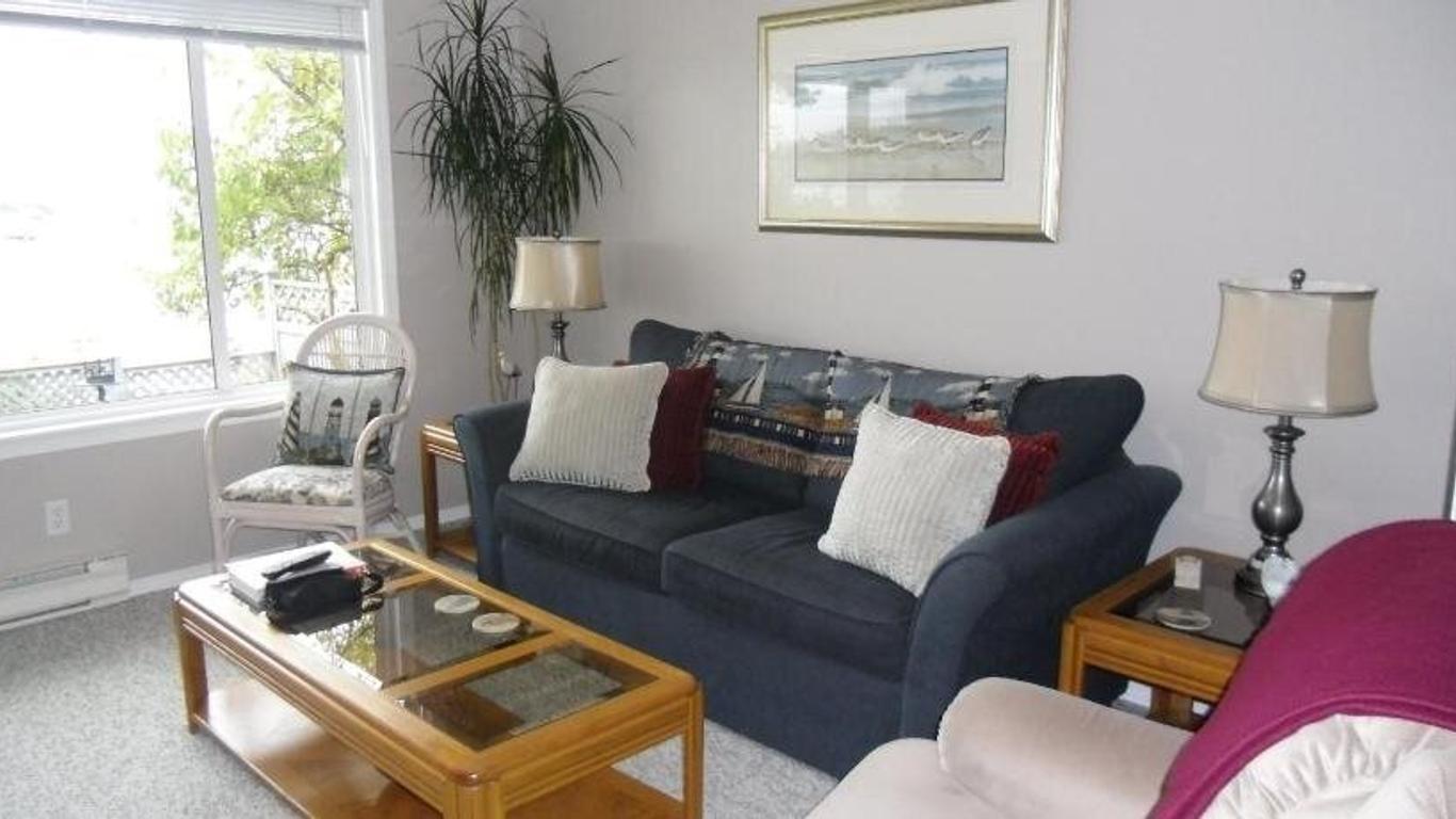 Hammond Bay Oceanside Guesthouse