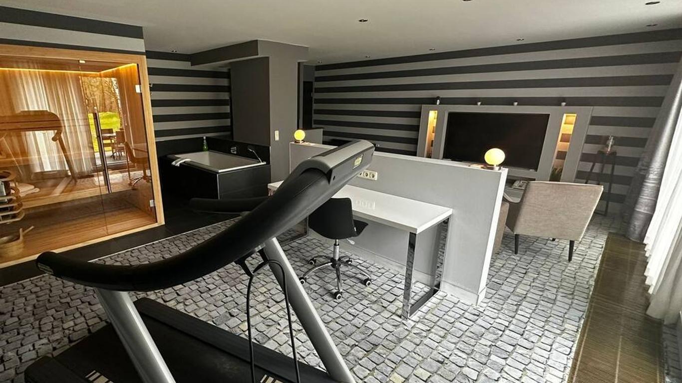 SL'otel im Parforcehaus