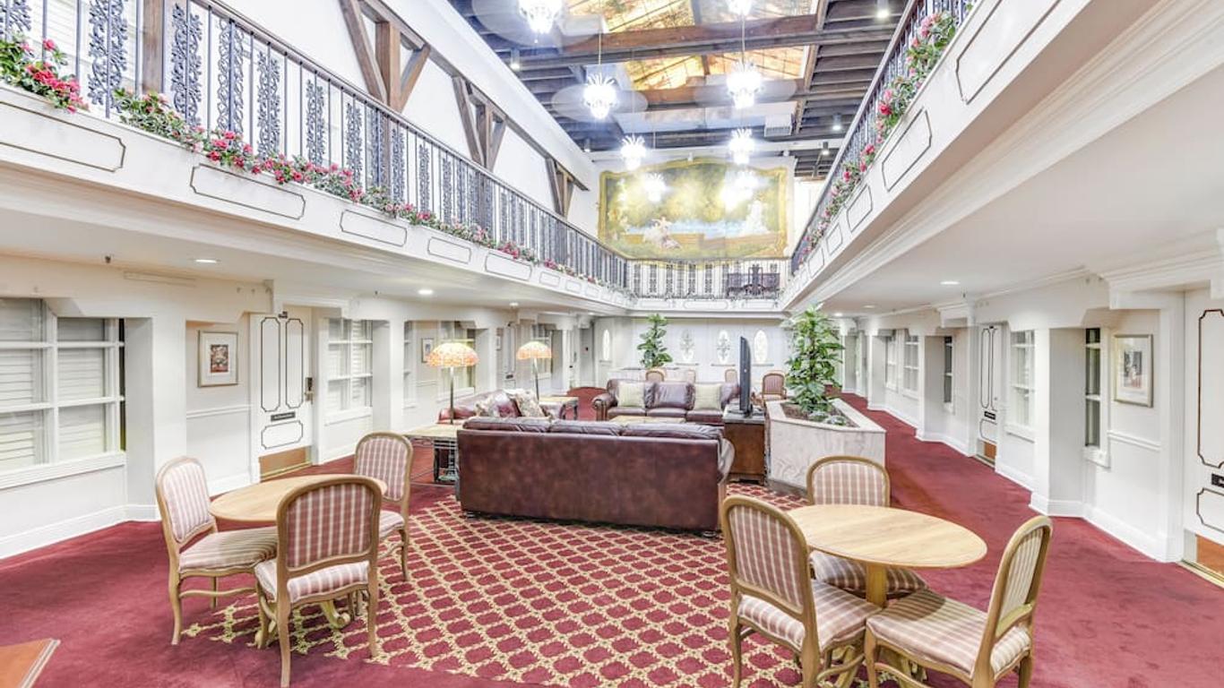 Plaza Suites Downtown New Orleans