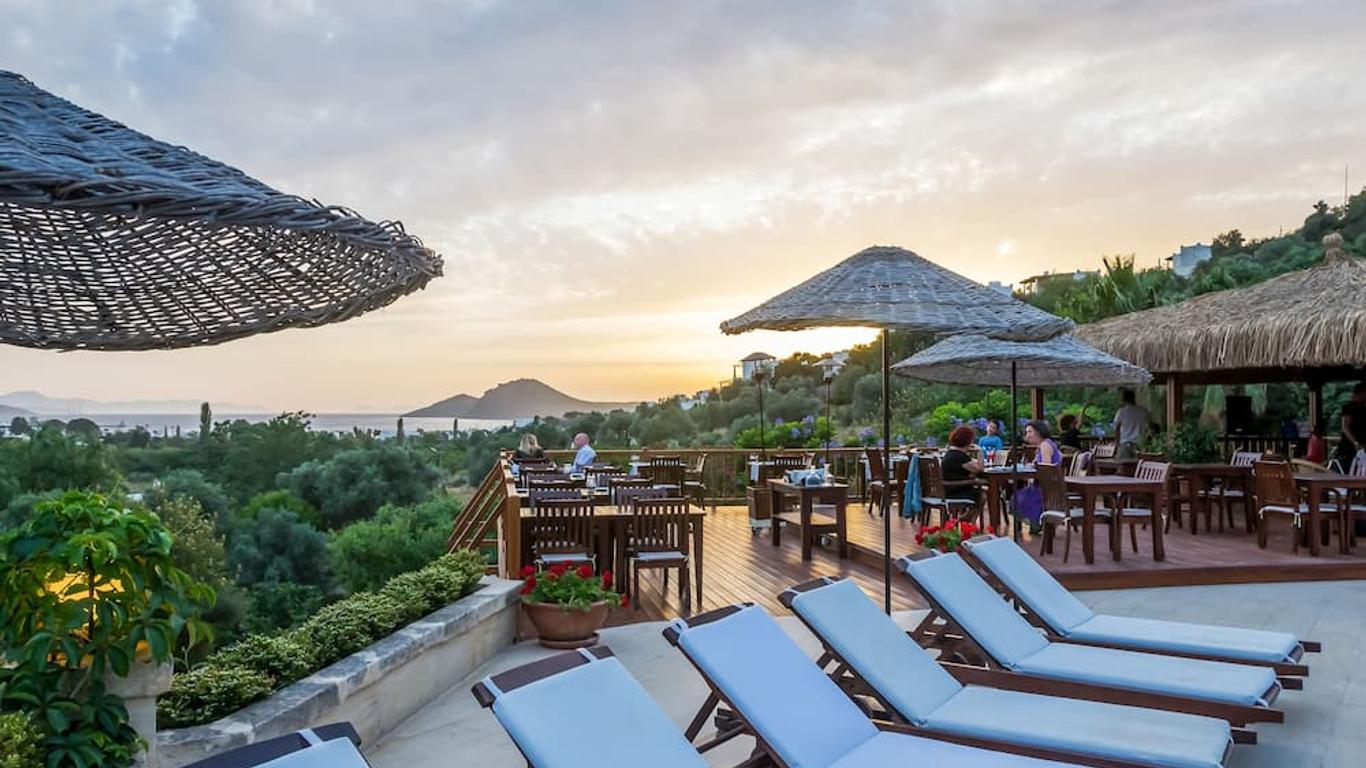 4reasons hotel + bistro | 12+