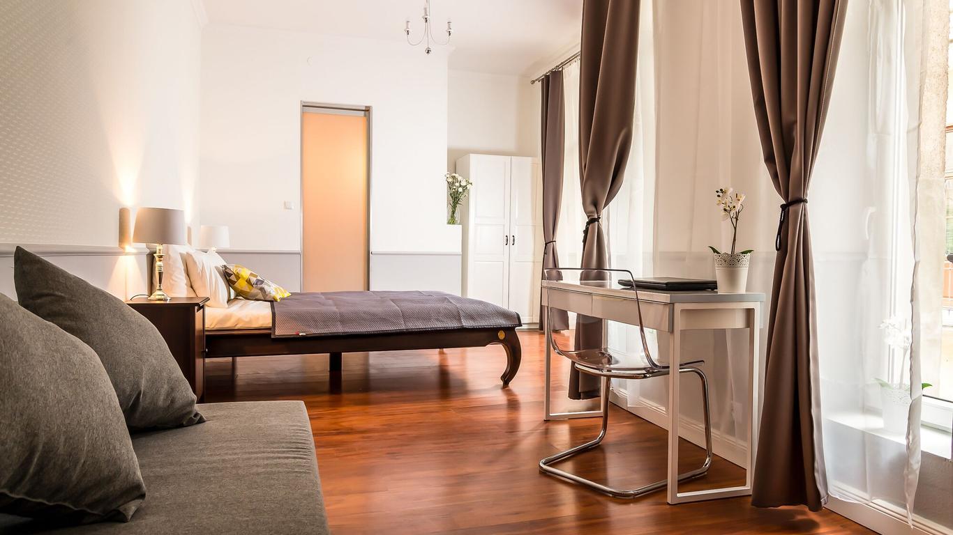 Angel House Aparthotel