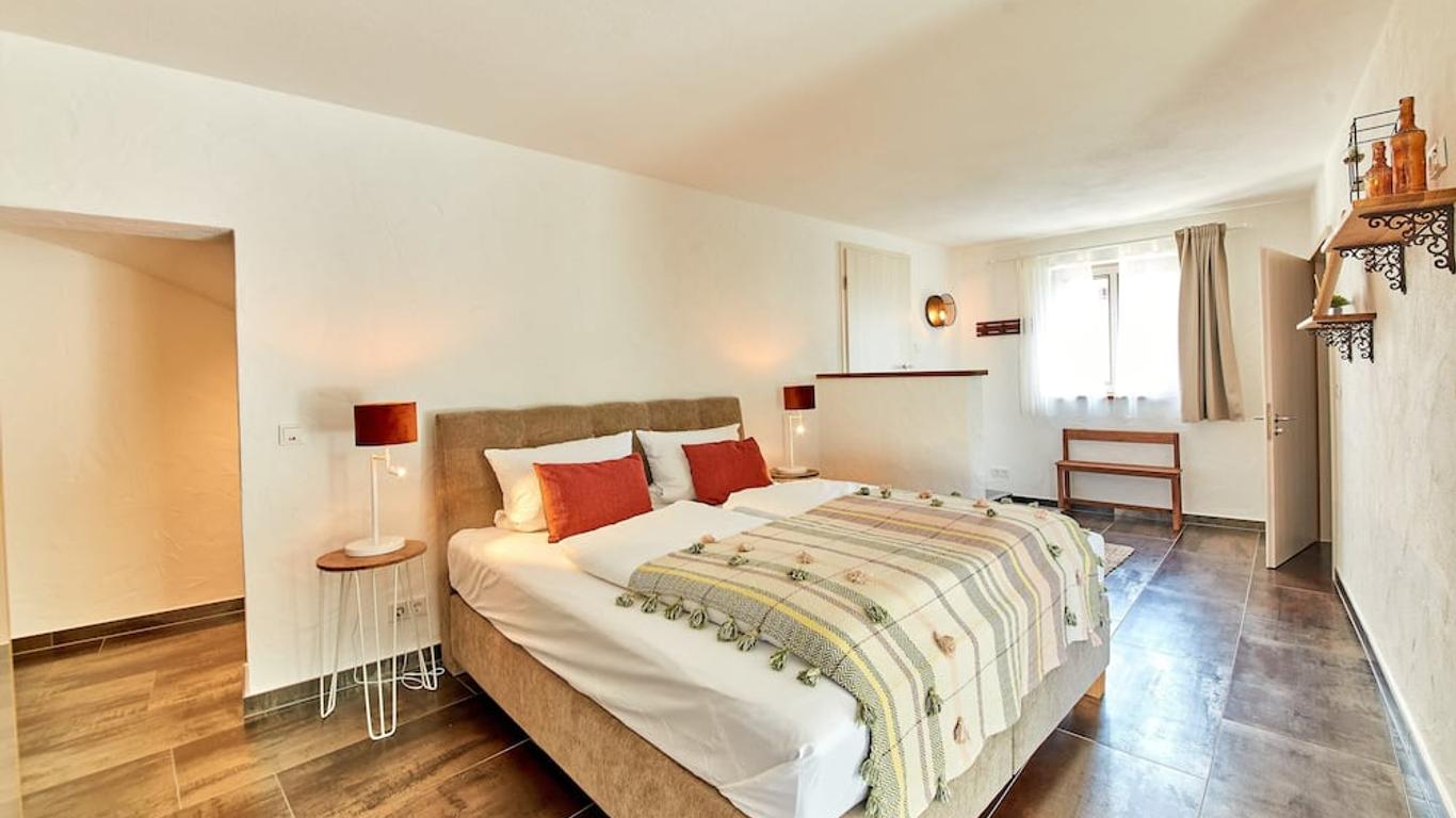 Rochter Apartments