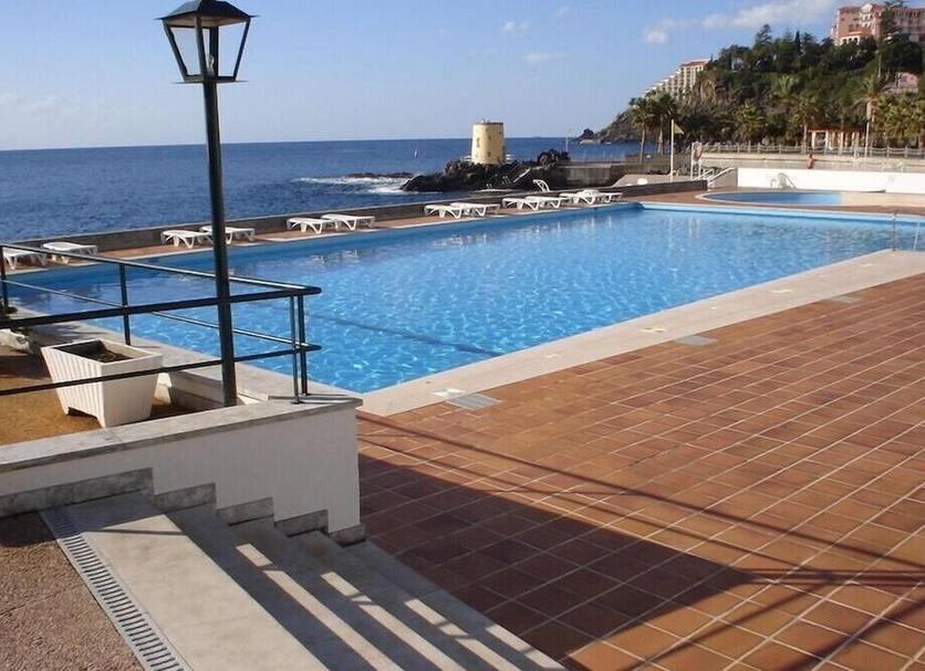 Pool Foto