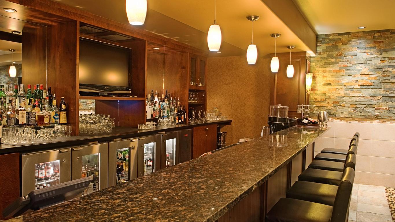 Holiday Inn Hotel & Suites-West Edmonton, An IHG Hotel