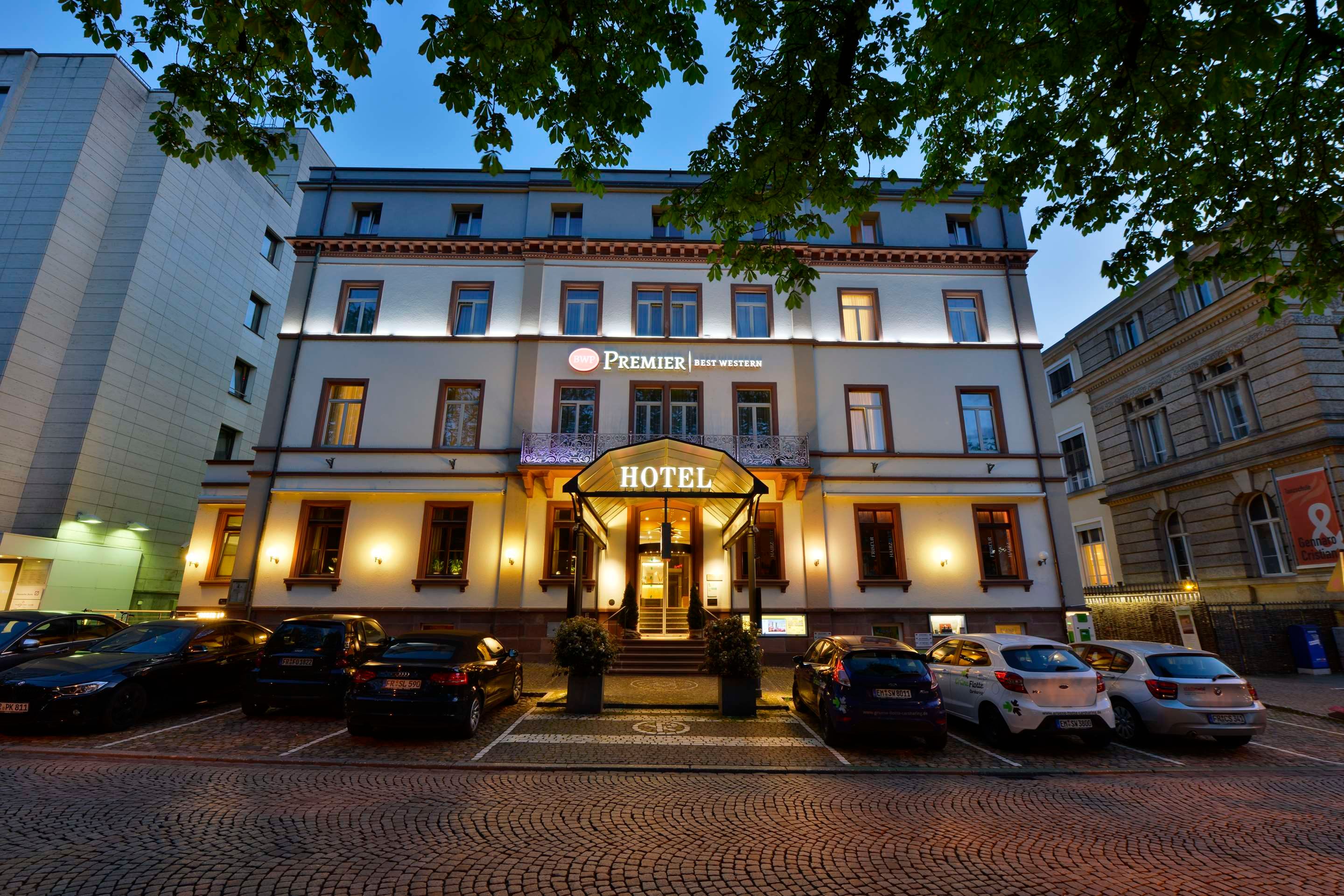 Gebäude