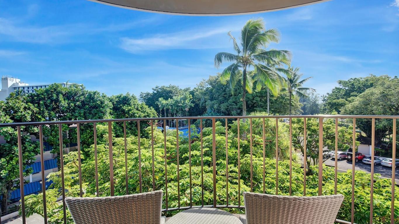 Hilo Hawaiian Hotel, Trademark Collection by Wyndham