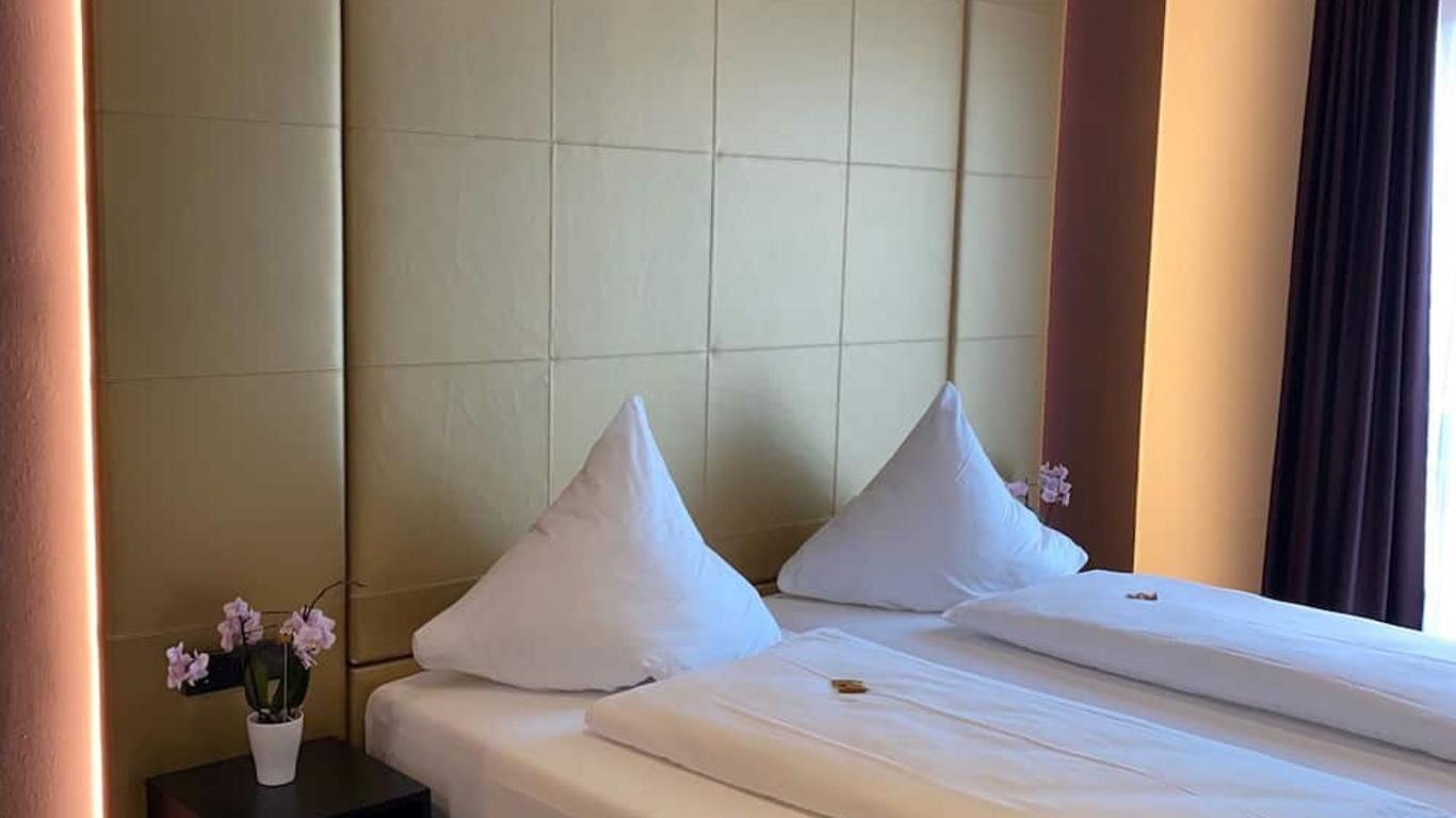 Primetime Hotel
