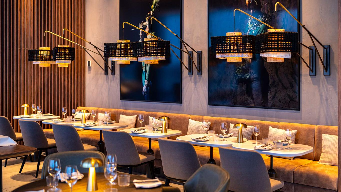 Radisson Blu Hotel at Porsche Design Tower Stuttgart