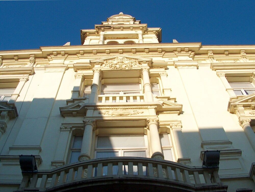 Gebäude