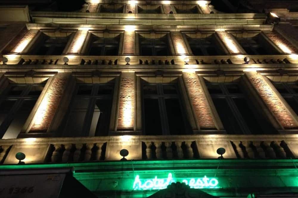 Gebäude