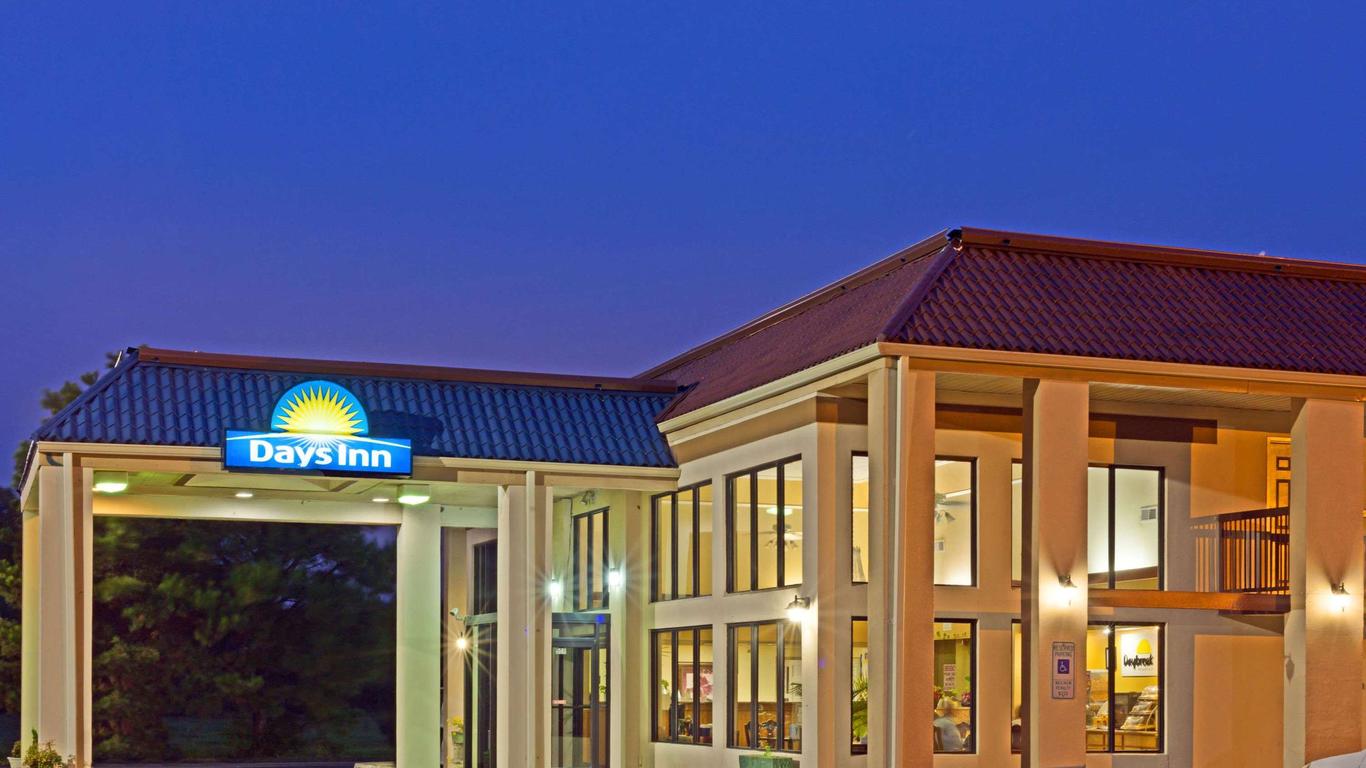 Days Inn by Wyndham Clinton