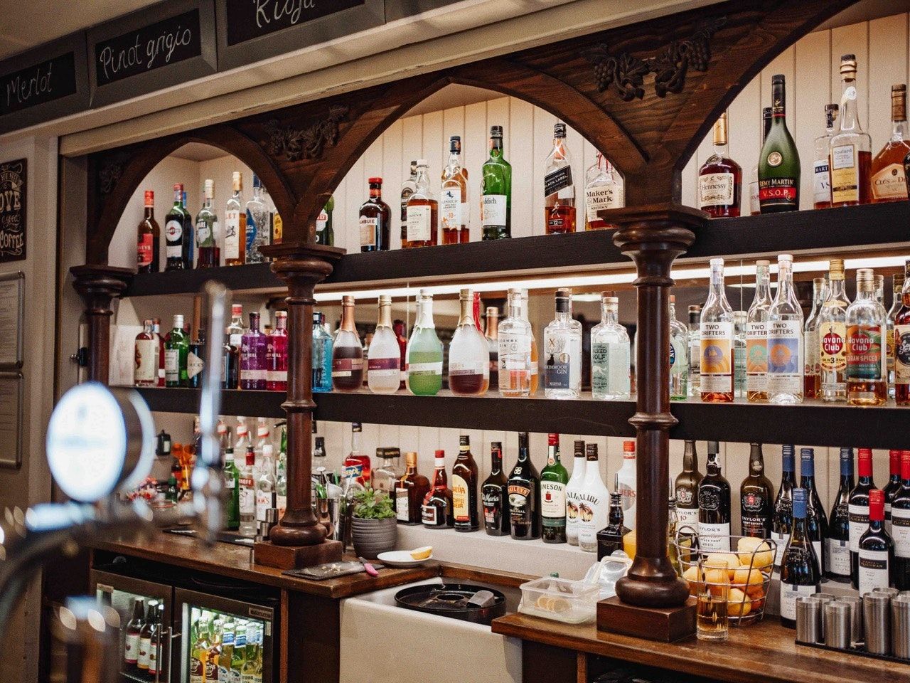 Bar