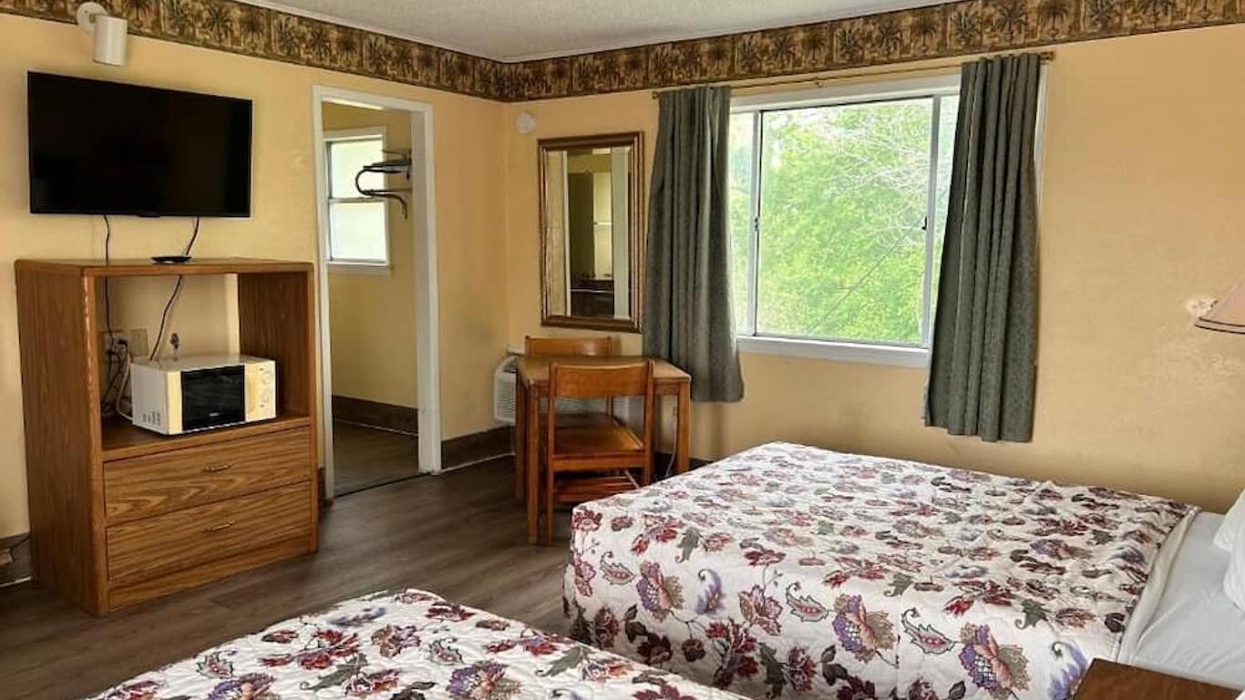 River forest inn