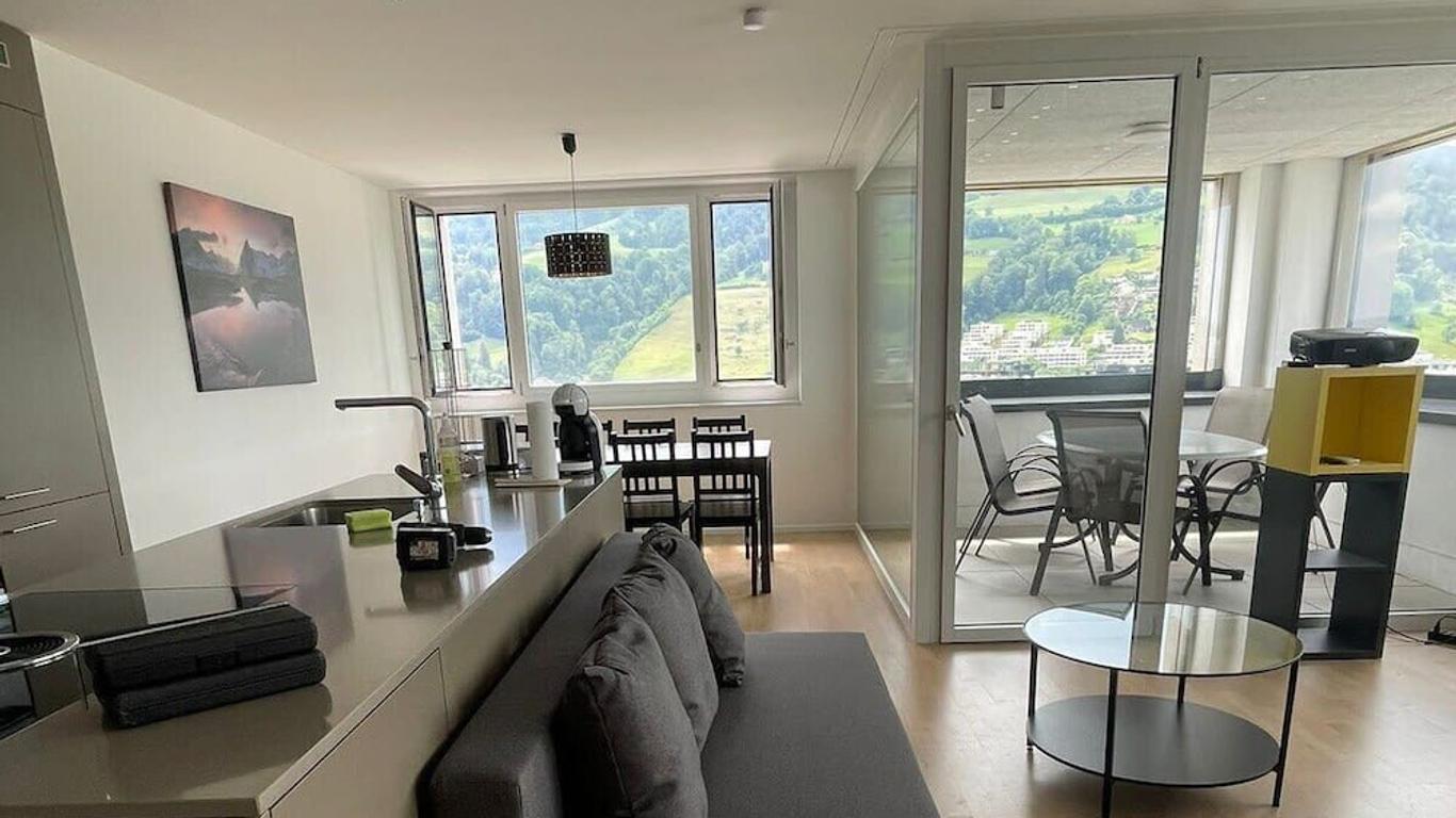 Dream View Apt With Homecinema Netflix & Loggia