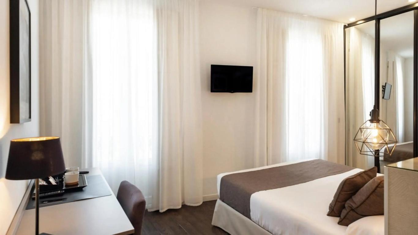 Blanq Carmen Hotel