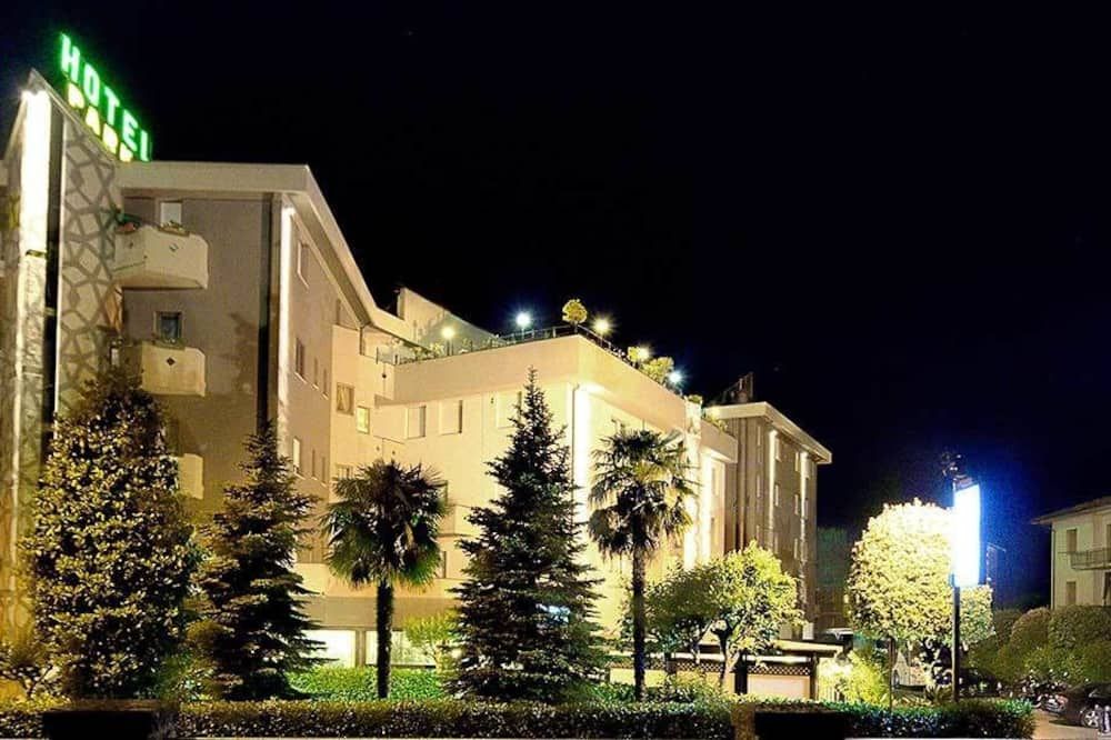 Gebäude