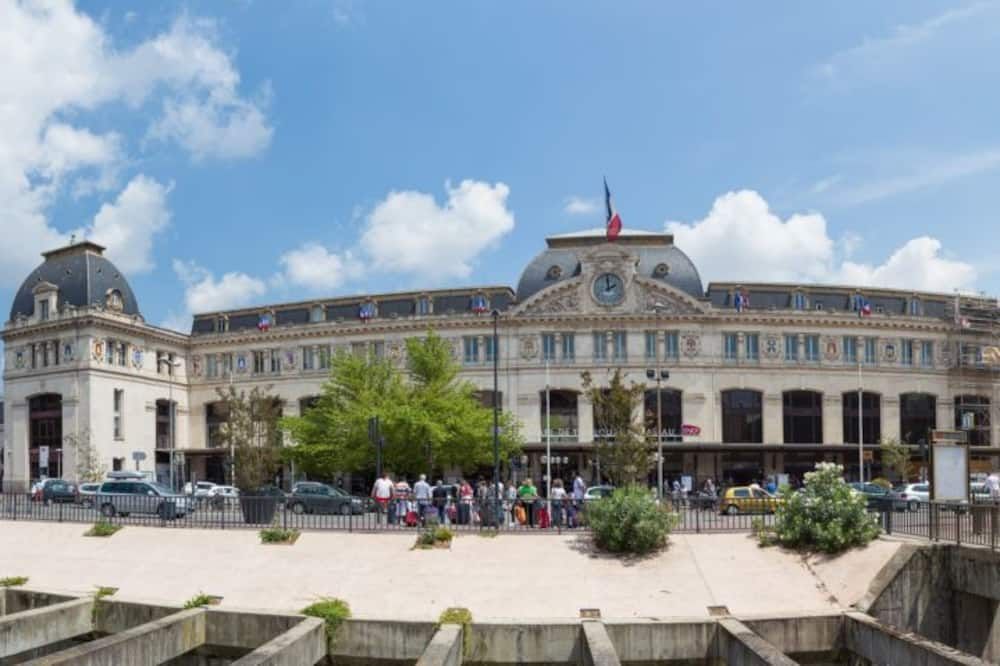 Gebäude