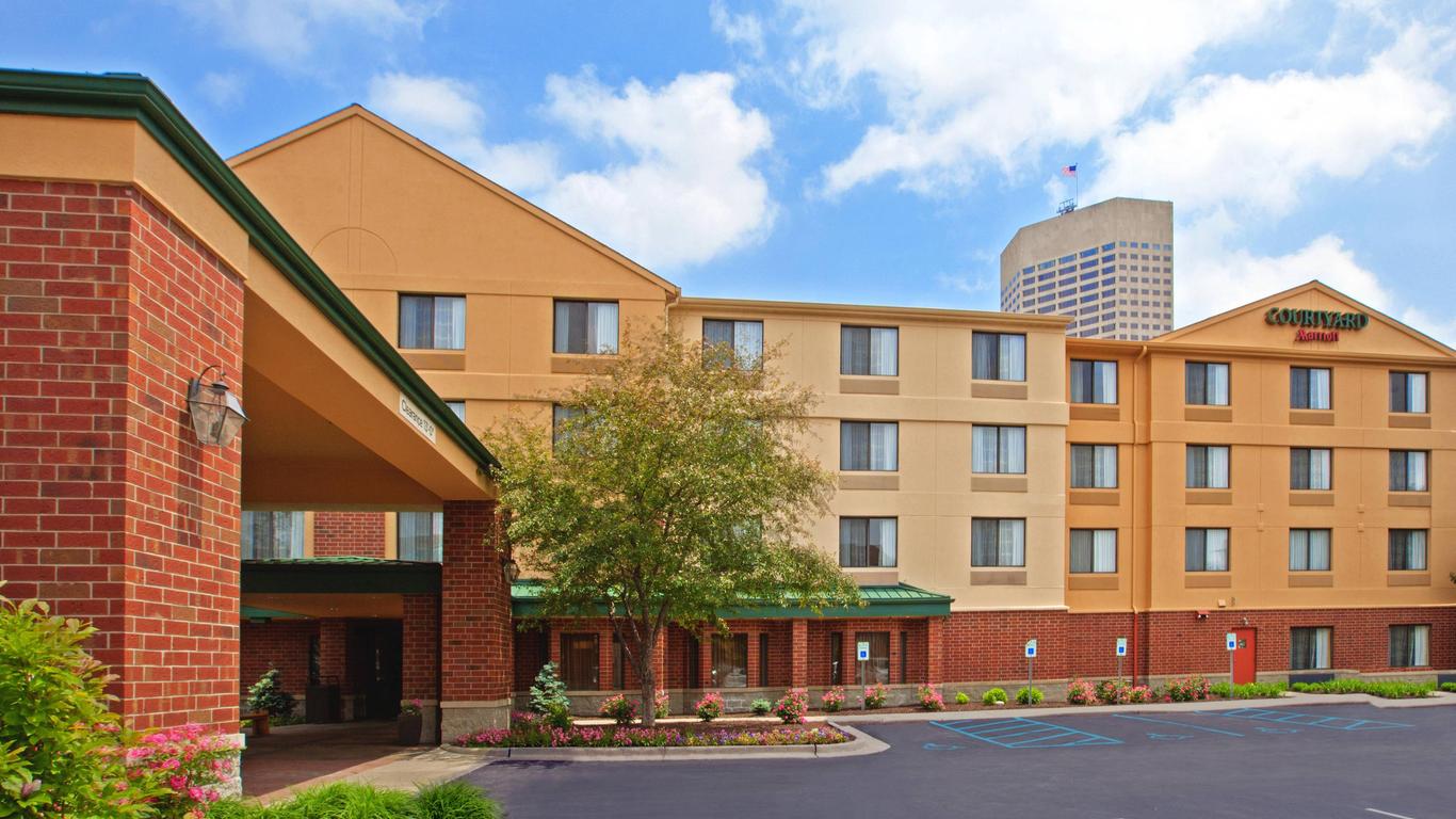 Courtyard by Marriott Indianapolis at the Capitol