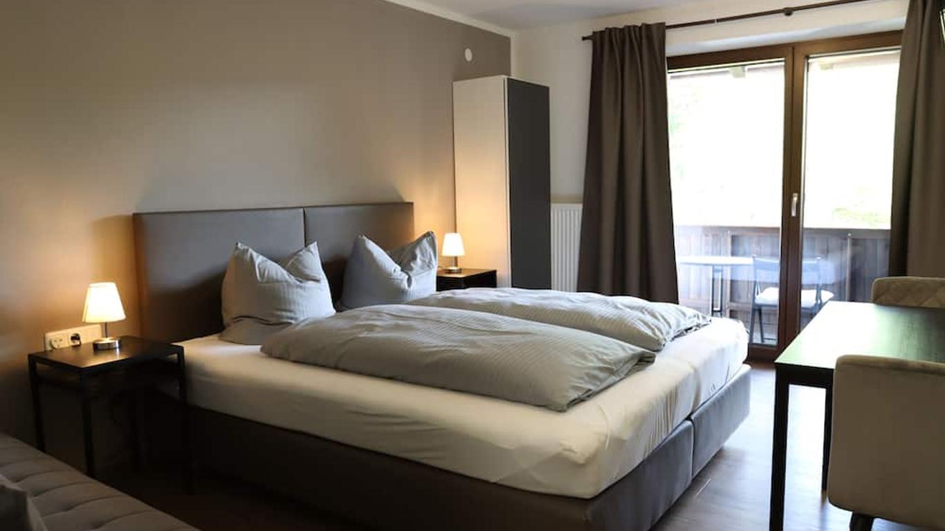Pension Almhof Baumgarten