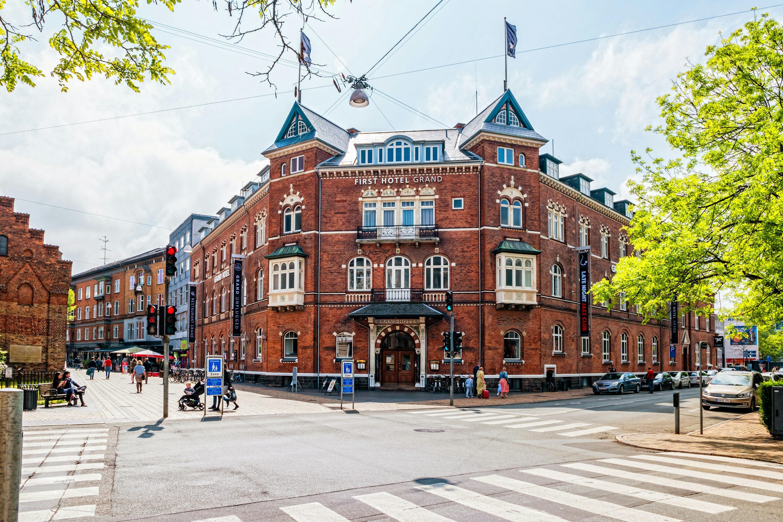 Gebäude
