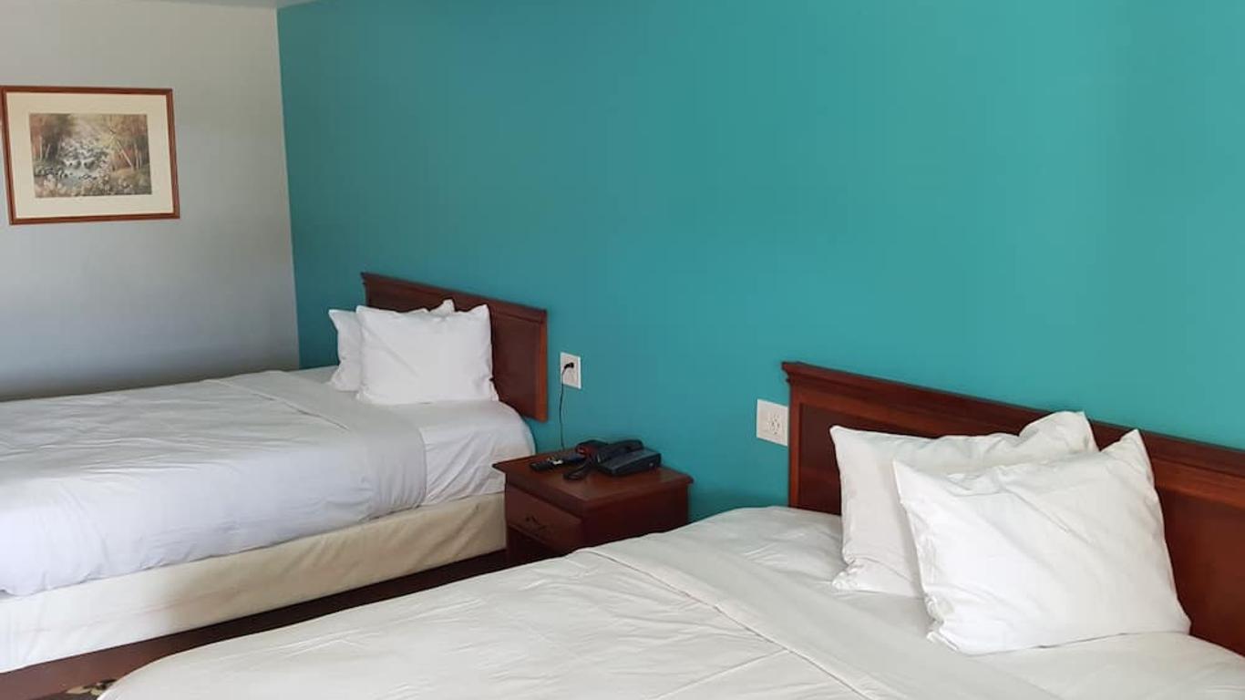 Humboldt Redwood Inn