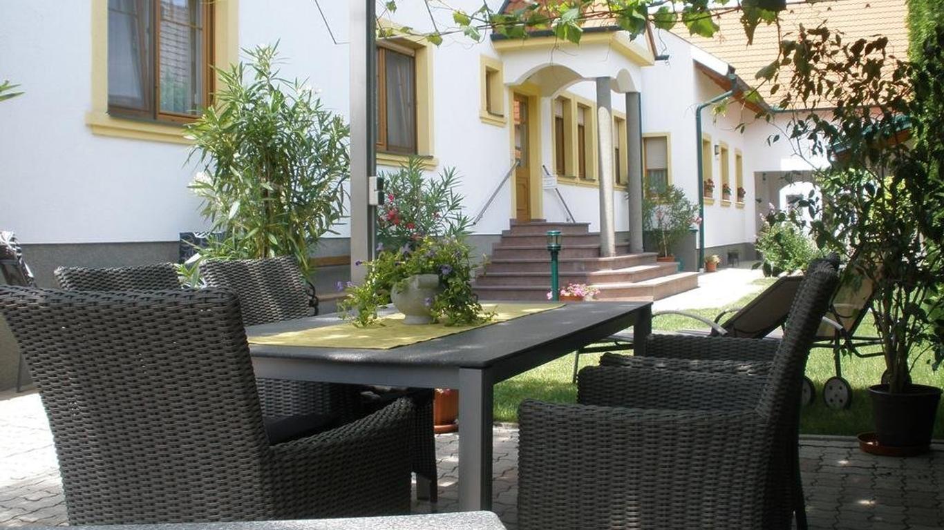 Nationalparkhof Gartner Weingut-Gaesteha