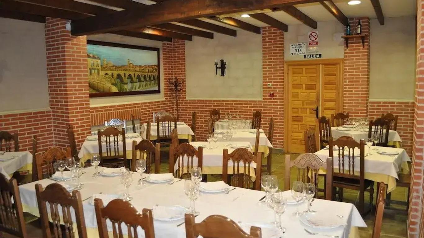 Hotel Puente de Piedra
