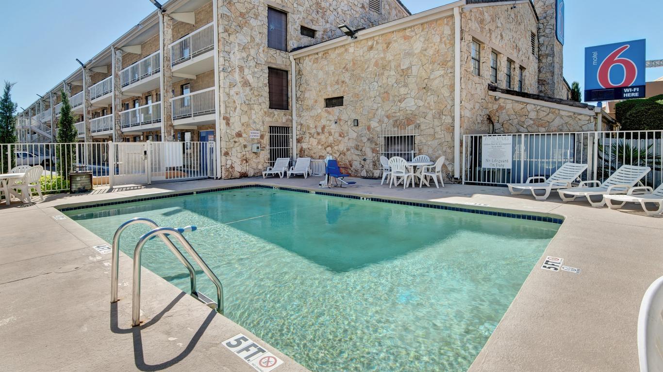 Motel 6 Dallas - Galleria