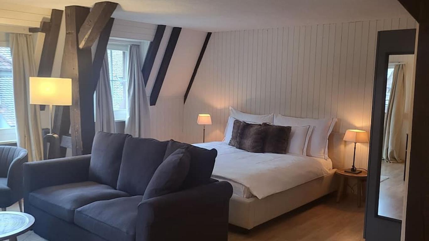 Stylish Apartment in the Heart of Zug by Airhome