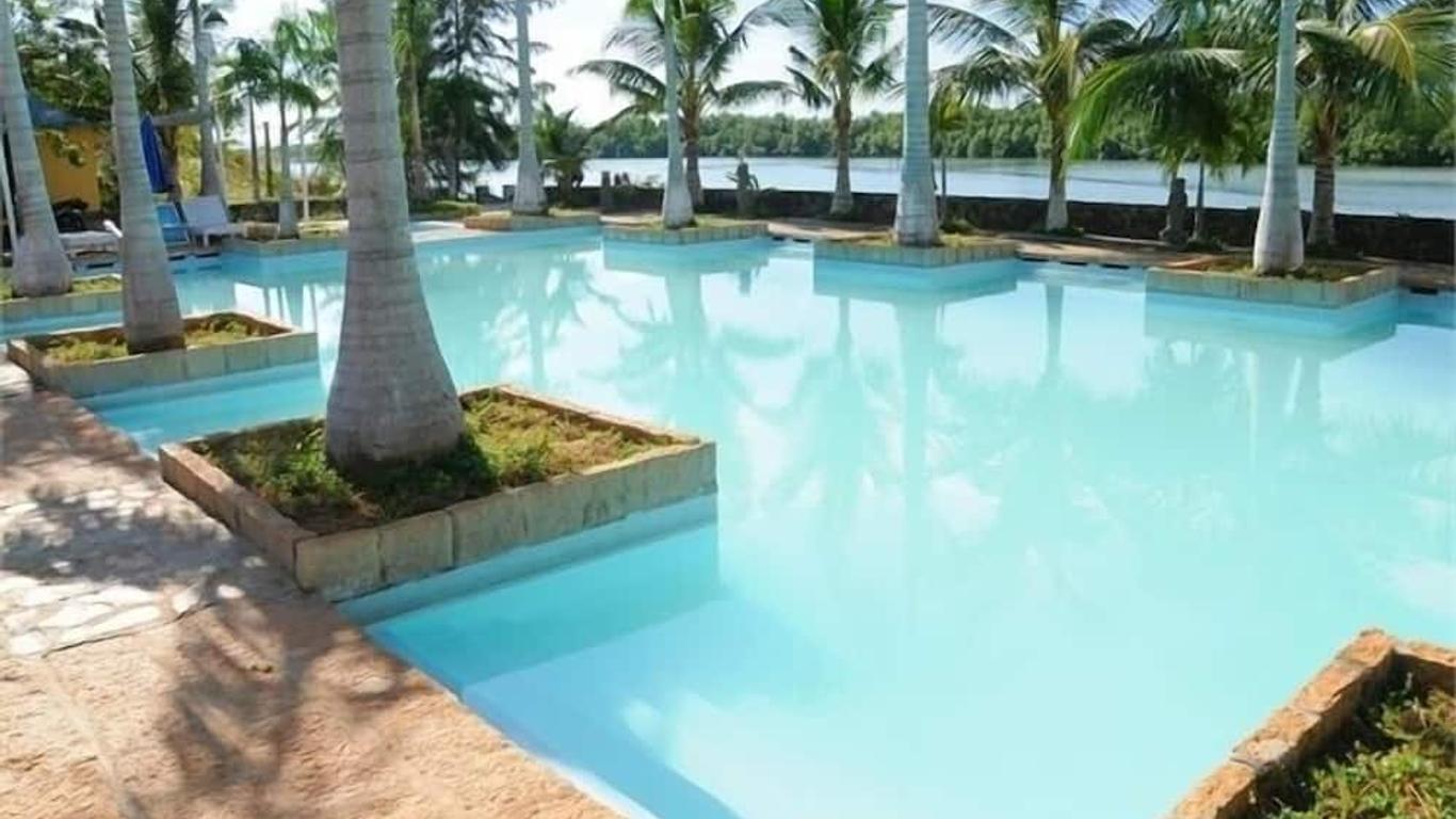 River Ray Estates