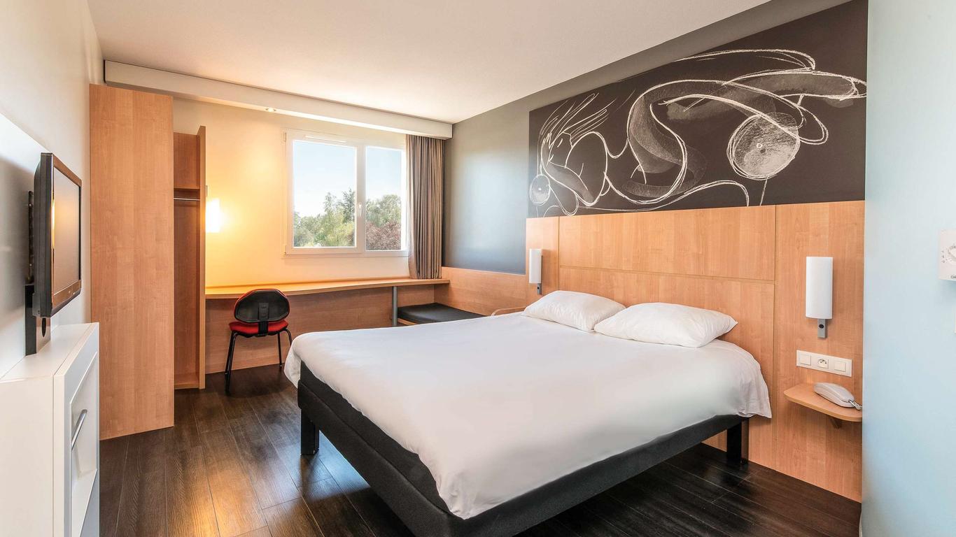 Ibis Issoire