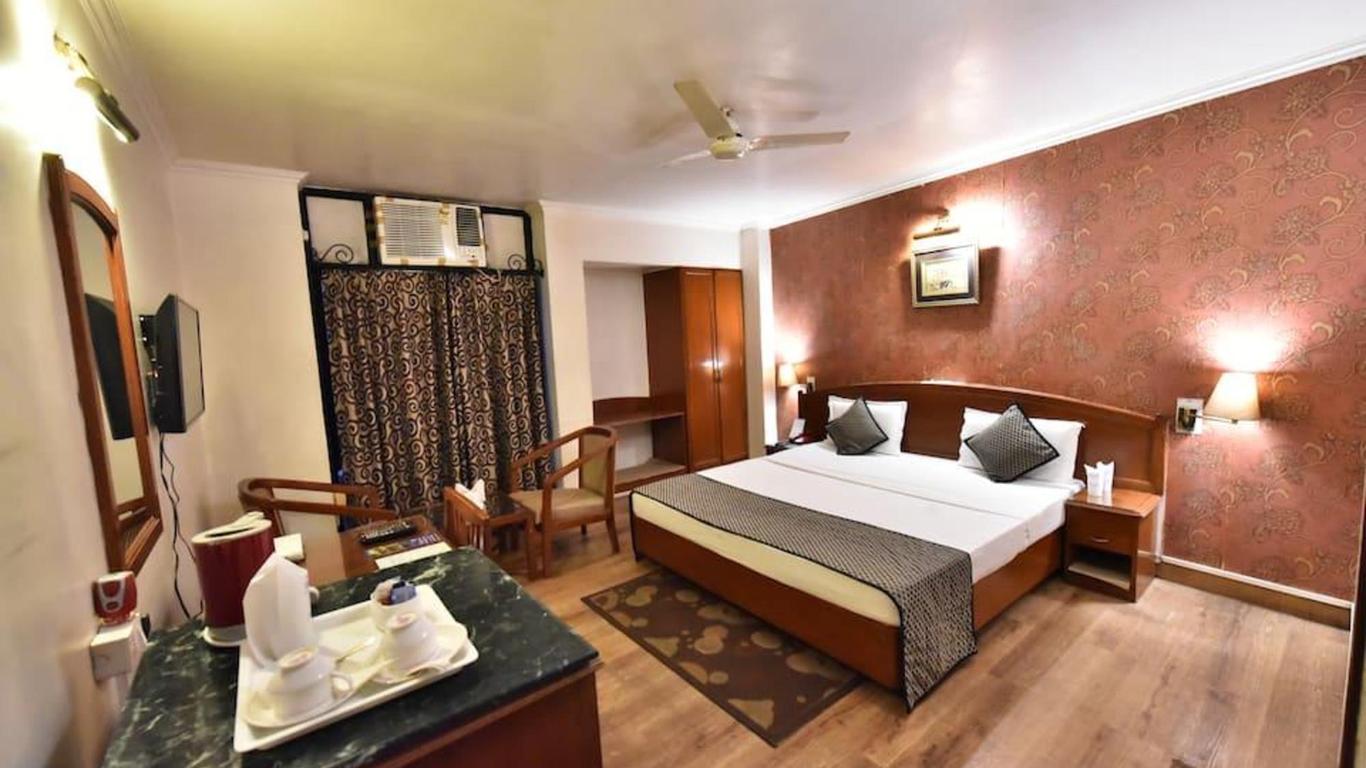 OYO 3499 Tekarees Inn