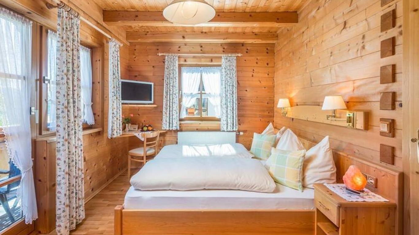 Bio-Holzhaus und Landhaus Heimat
