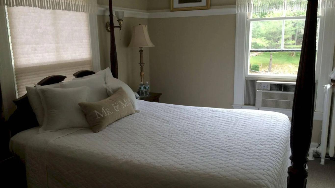 Castle Manor Inn