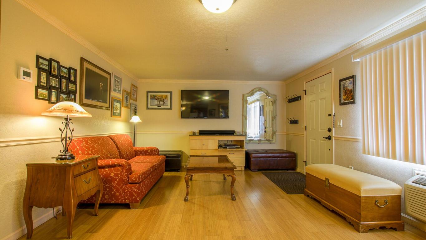 Yellowstone Gateway Inn