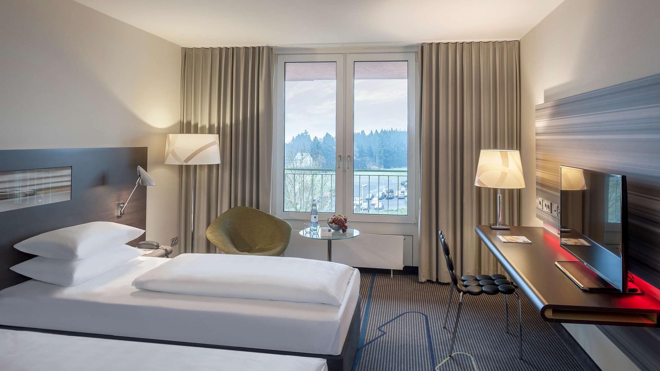 Dorint Am Nürburgring Hocheifel ab 103 €. Hotels in Nürburg - KAYAK