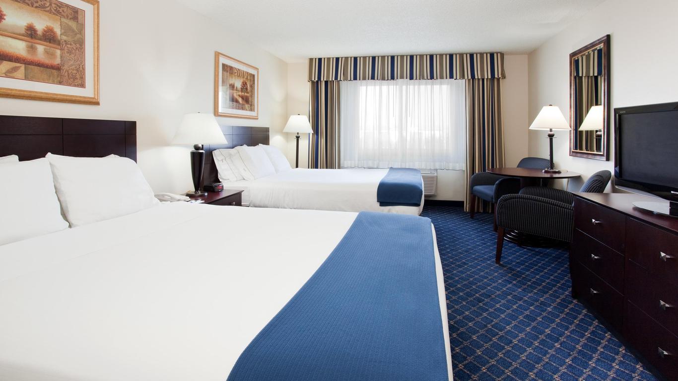 Holiday Inn Express & Suites Torrington