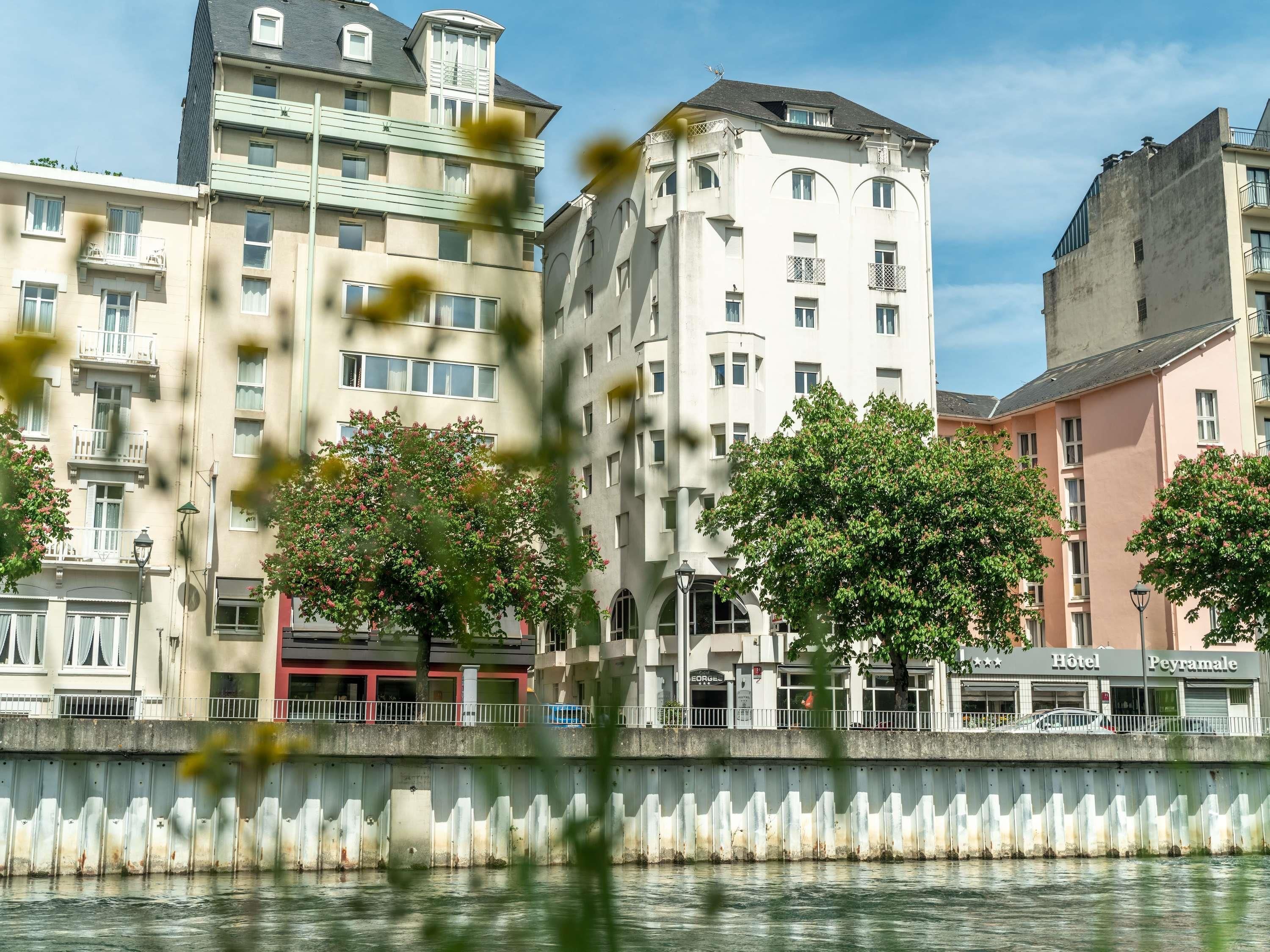 Gebäude