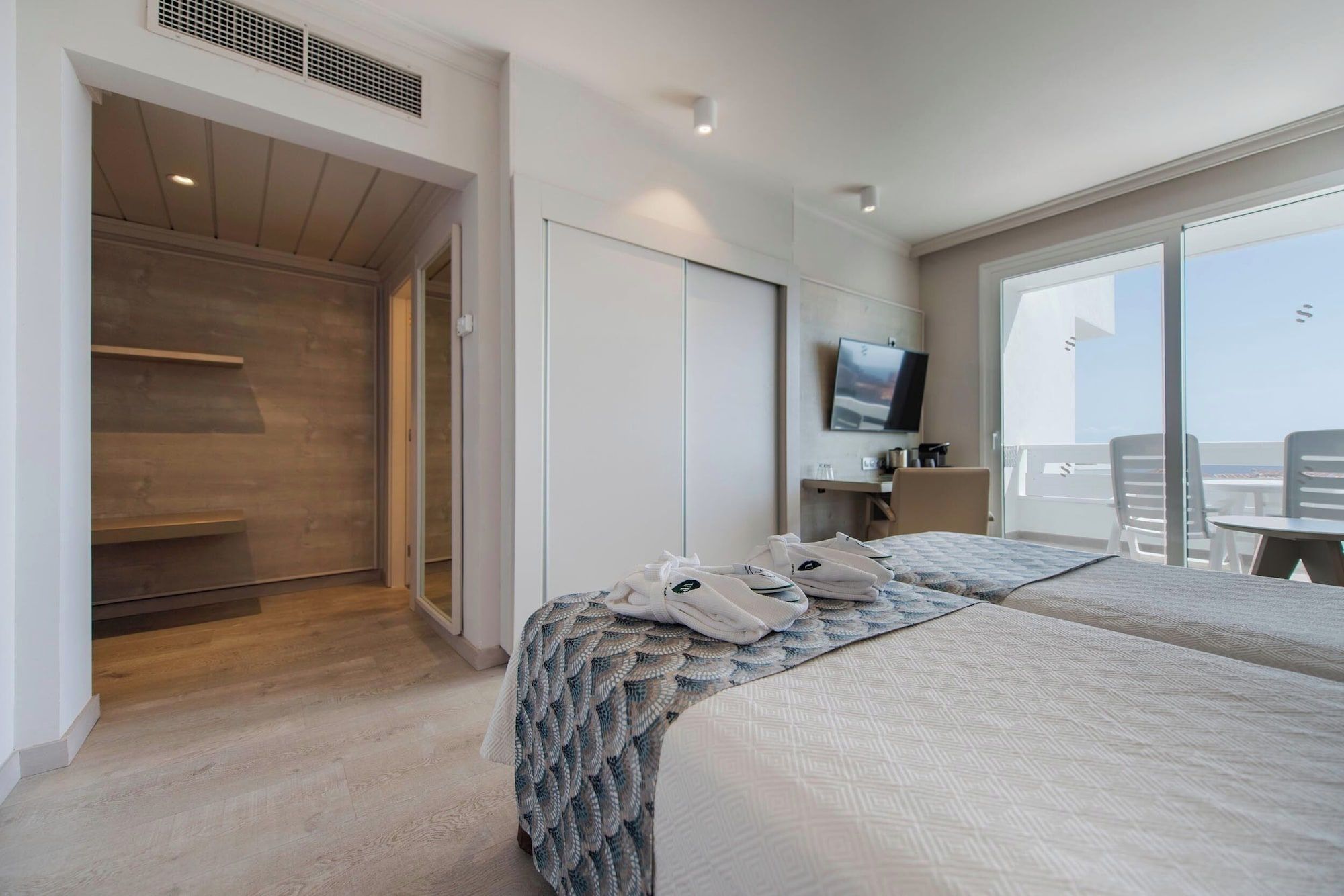 Sonstige