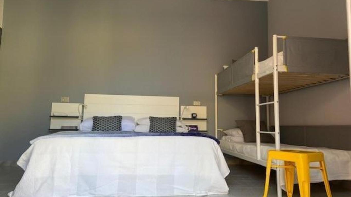 Hotel Mambo